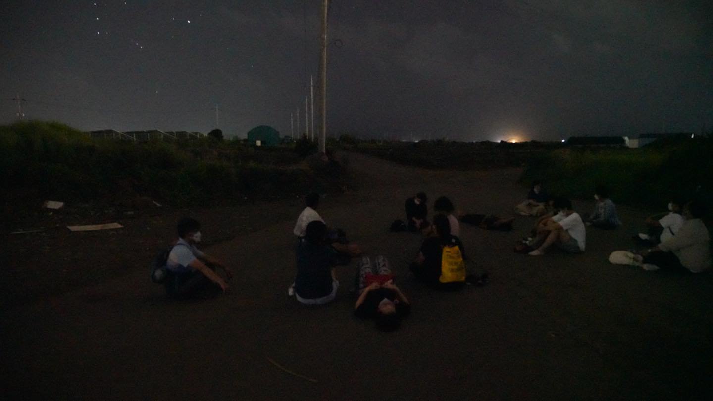 Participants watching stars on the way to Seodal Oreum