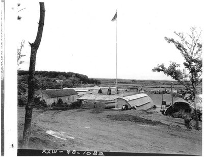 제주농업학교에 설치된 미59군정중대 본부. 성조기가 휘날리고 있다(1948년 5월)