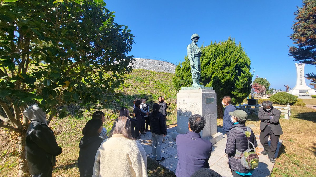 남해군민동산에 세워진 박진경 동상