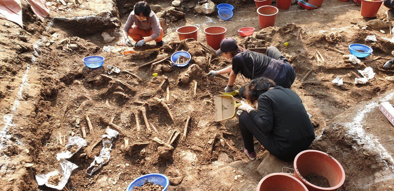 지난 11월 6일과 7일 방문한 대전 골령골에 있는 한국전쟁 민간인 집단학살 유해 발굴현장.
